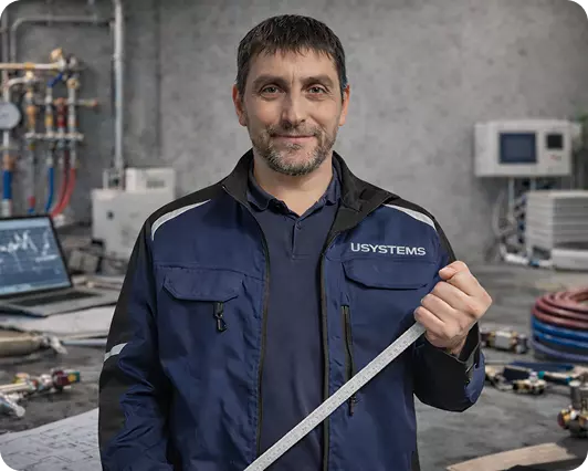 Опытный преподаватель ведет занятие для проектировщиков